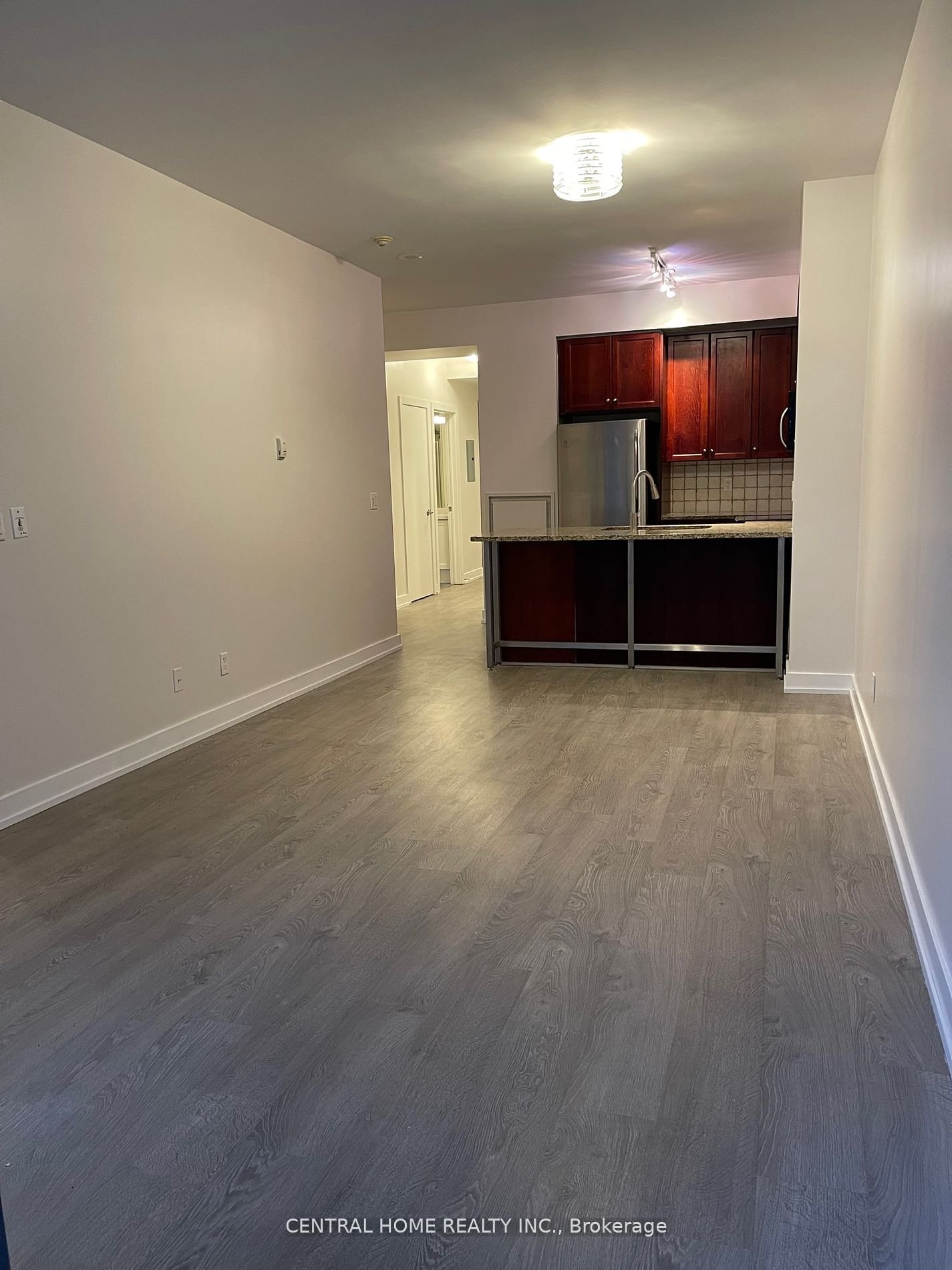 438 King St S, unit 310 for rent - image #3