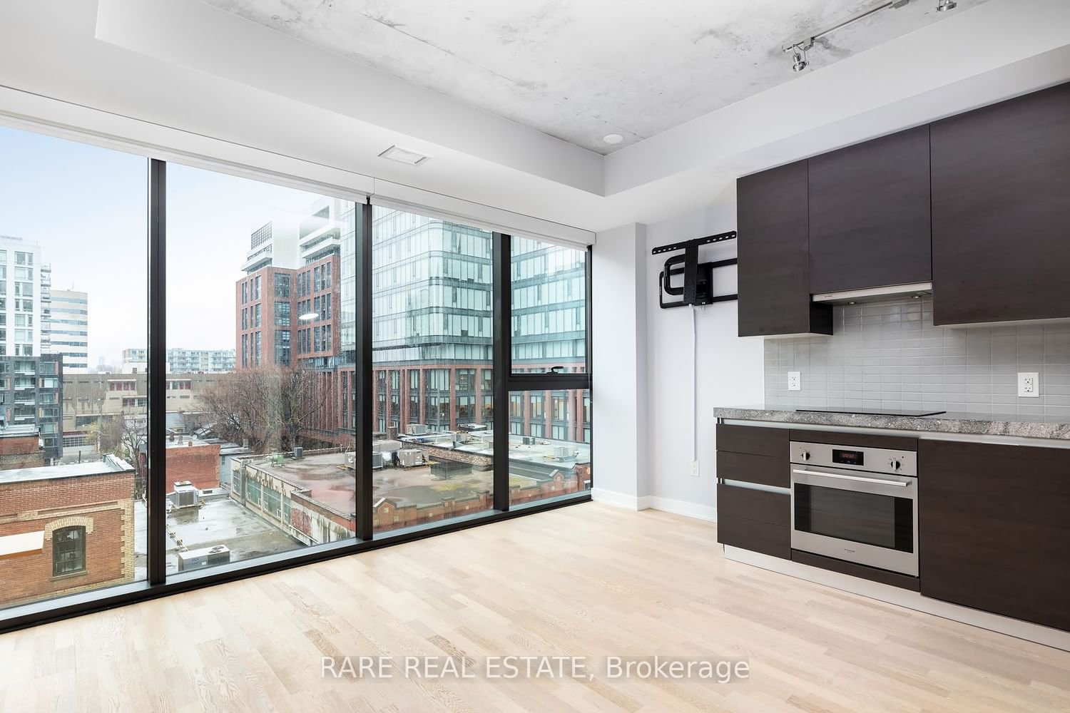 629 King St W, unit 629 for rent - image #8