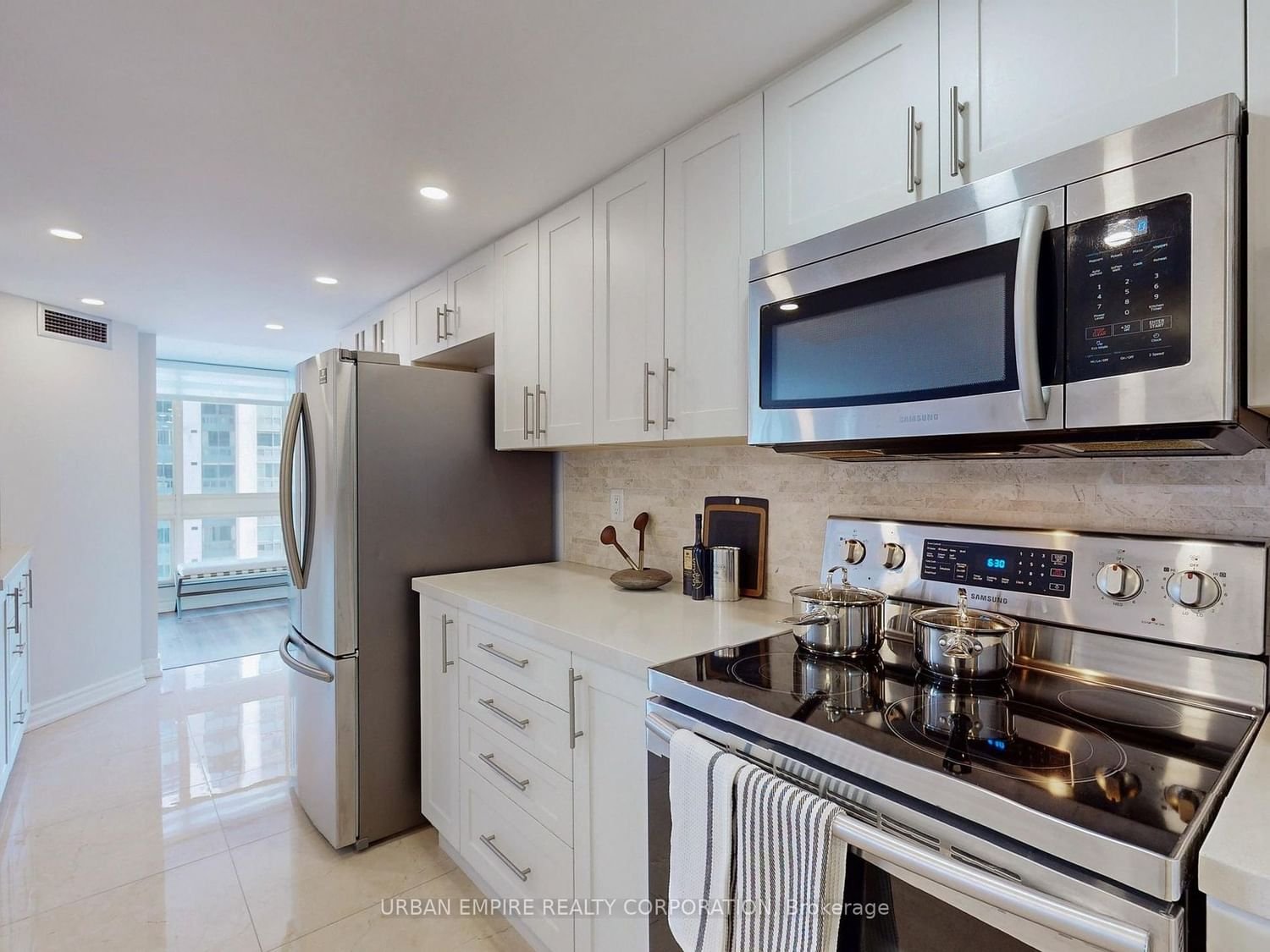 10 Kenneth Ave, unit 906 for sale - image #10