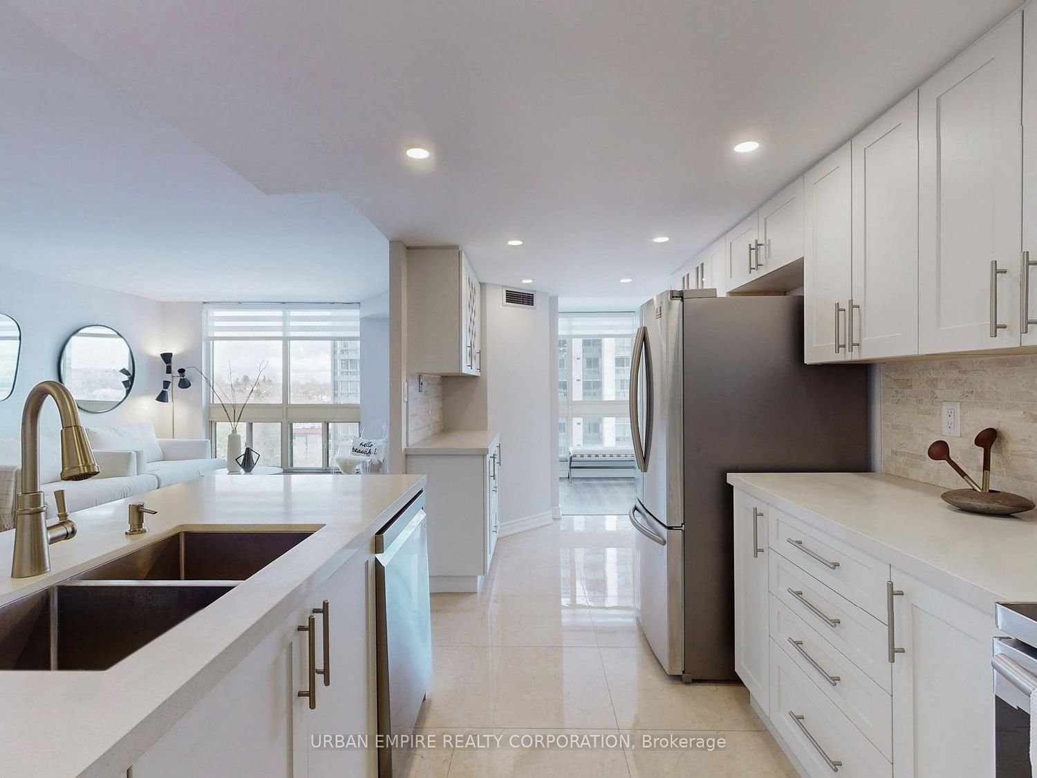 10 Kenneth Ave, unit 906 for sale - image #11