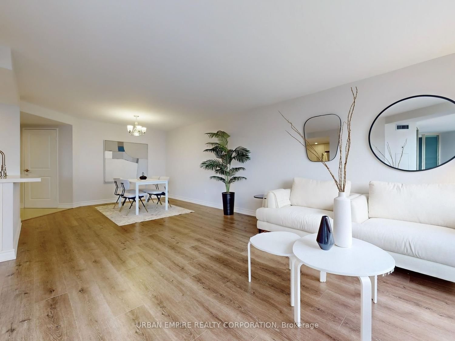 10 Kenneth Ave, unit 906 for sale - image #3