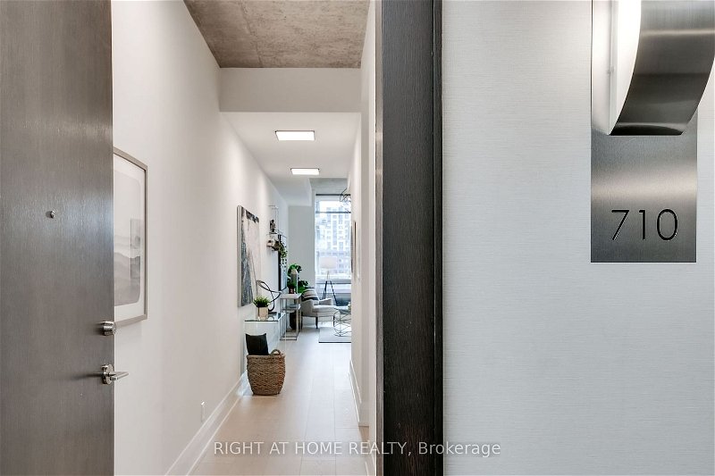 399 Adelaide St W, unit 710 for sale - image #1