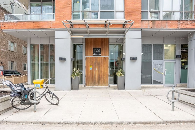 126 Simcoe St, unit 3008 for rent - image #1