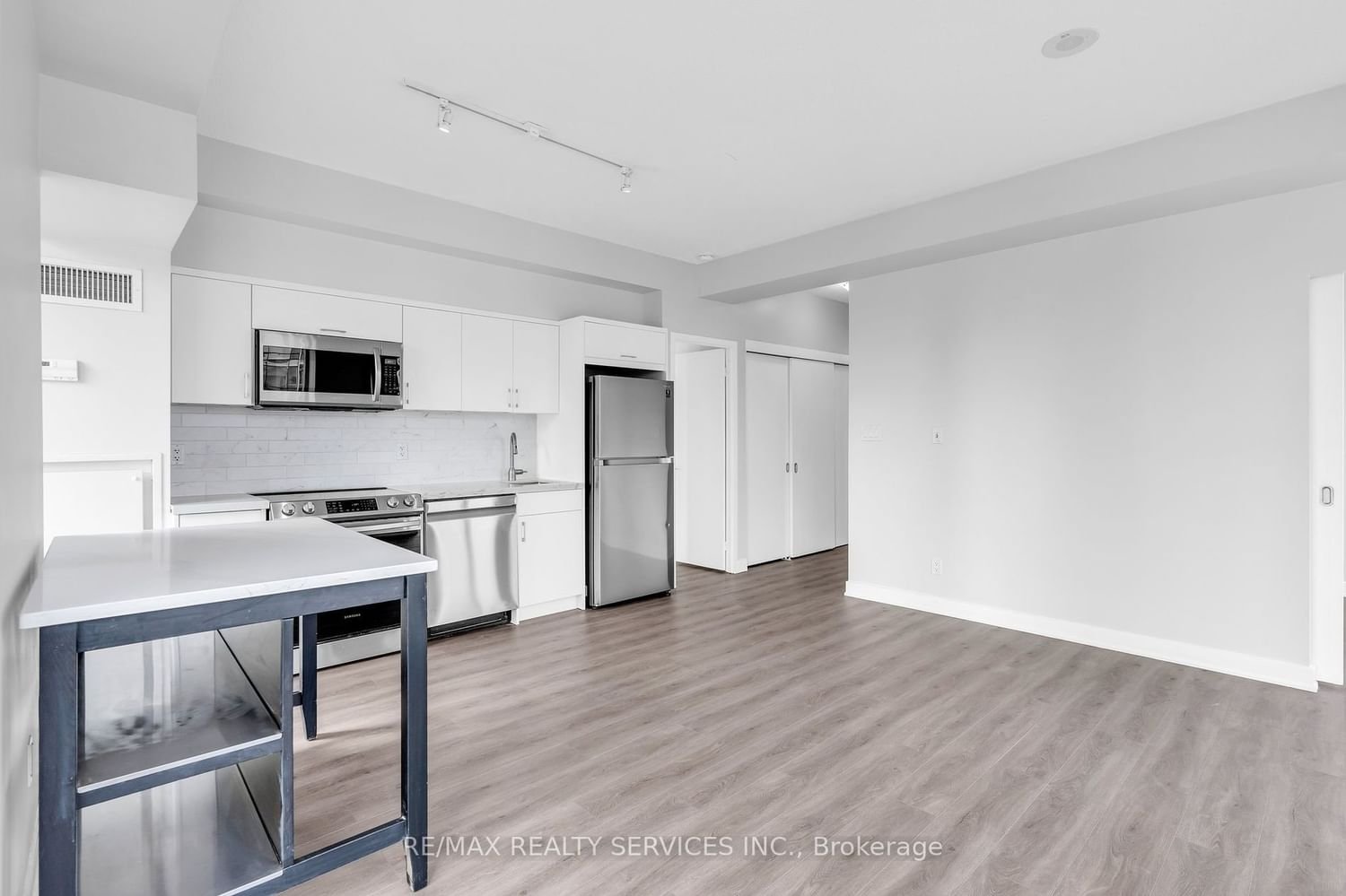 126 Simcoe St, unit 3008 for rent - image #17