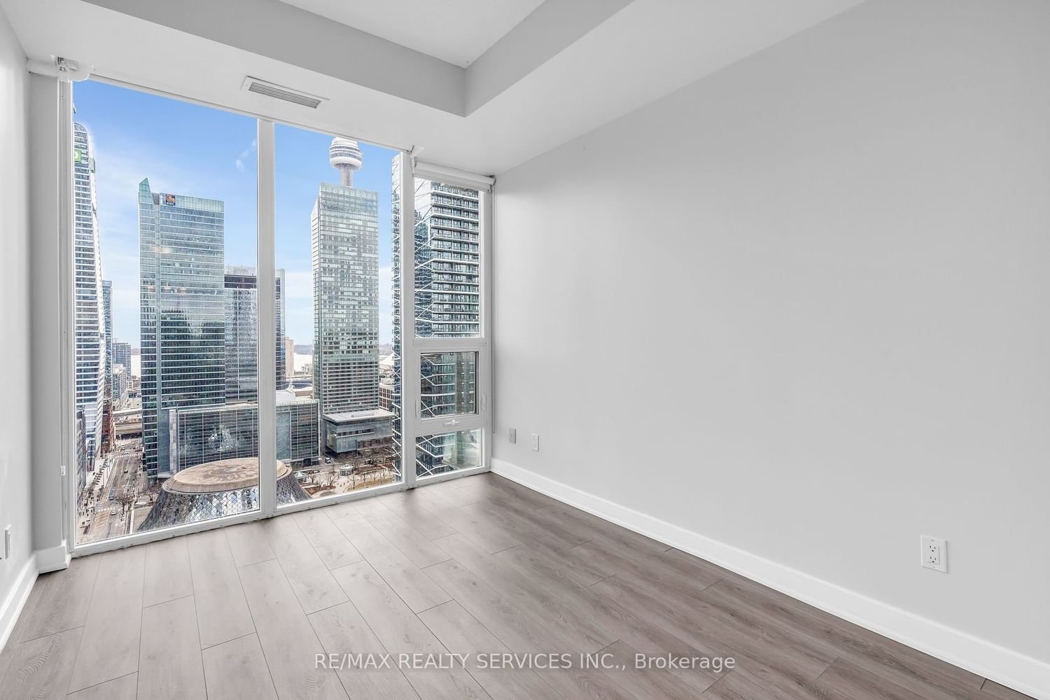 126 Simcoe St, unit 3008 for rent - image #21