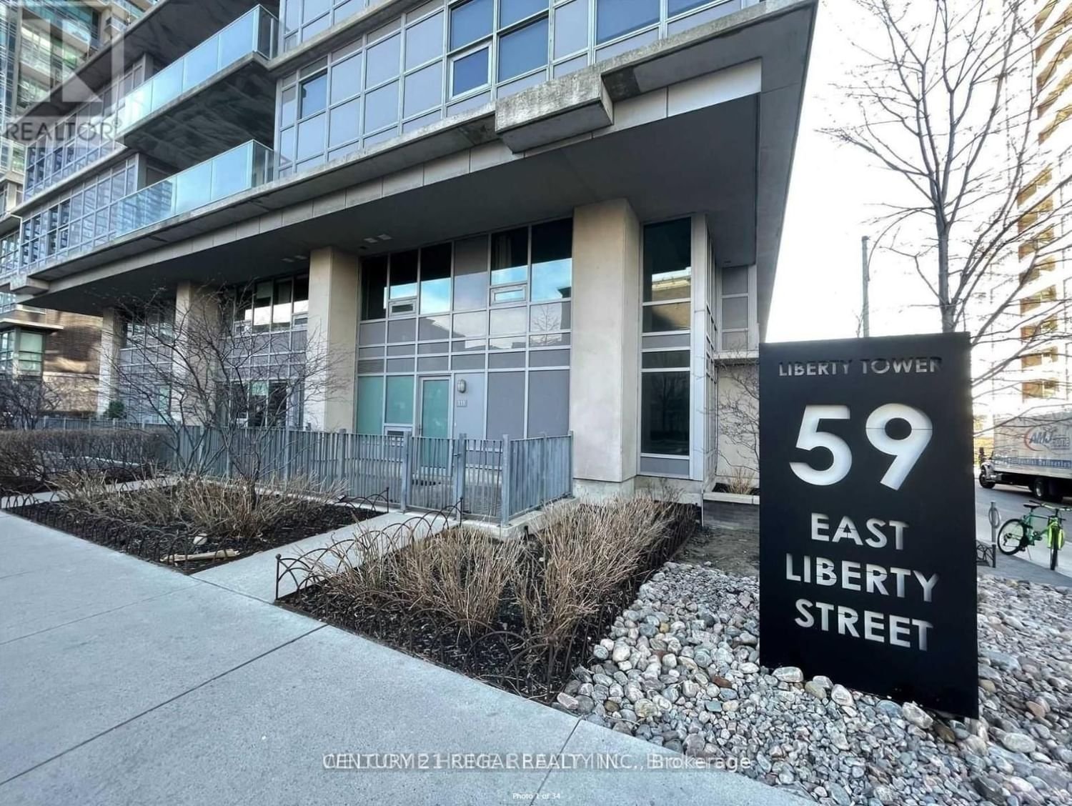 59 East Liberty St, unit 413 for rent - image #3