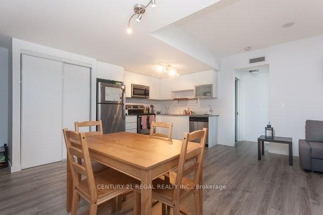 59 East Liberty St, unit 413 for rent - image #6