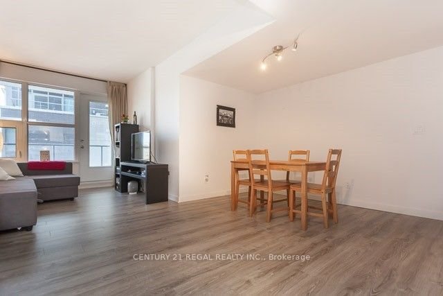 59 East Liberty St, unit 413 for rent - image #8