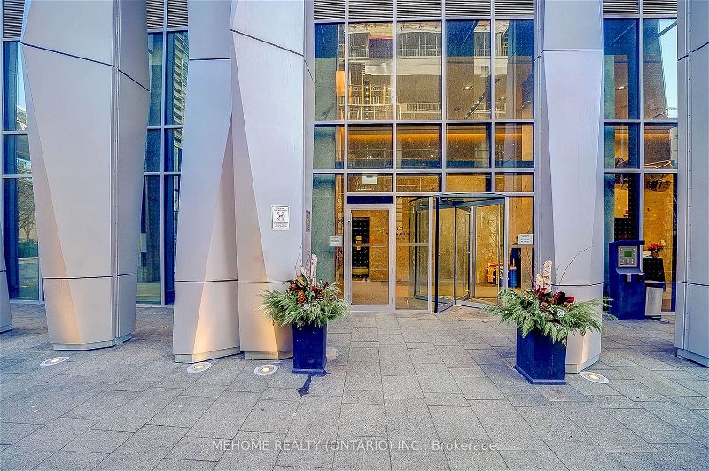 1 Yorkville Ave, unit Ph06 for sale - image #1