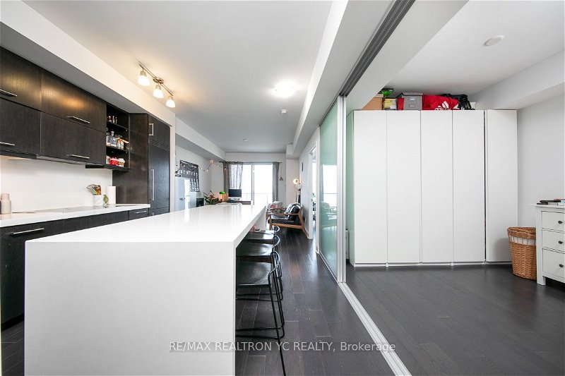 65 St Mary St, unit 2205 for rent - image #2