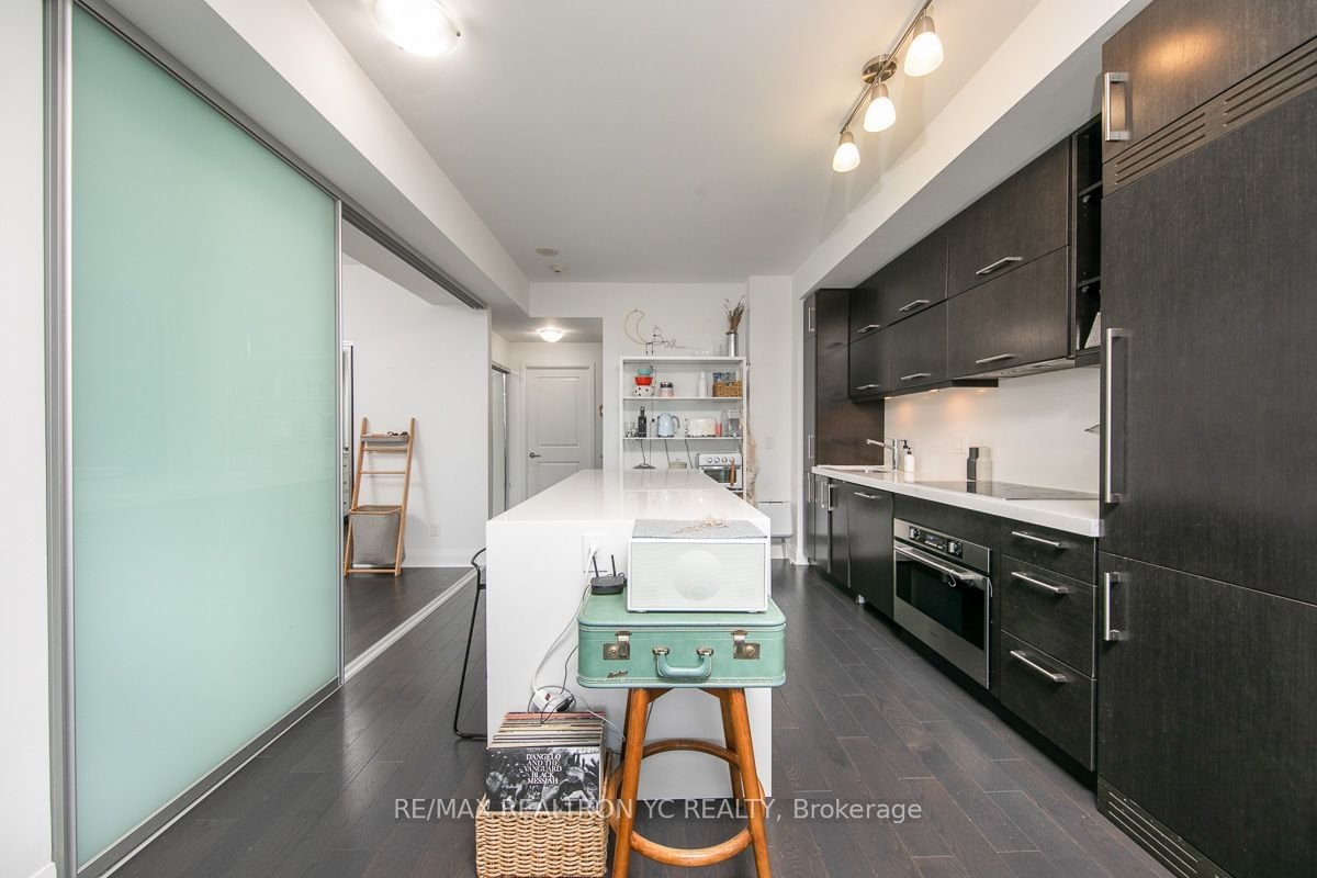 65 St Mary St, unit 2205 for rent - image #6