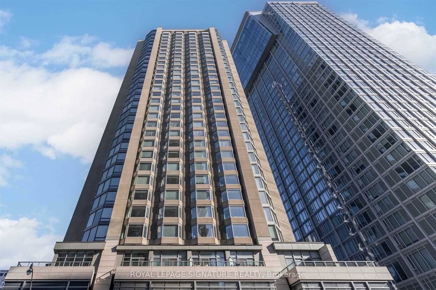 155 Yorkville Ave, unit 1113 for rent - image #1