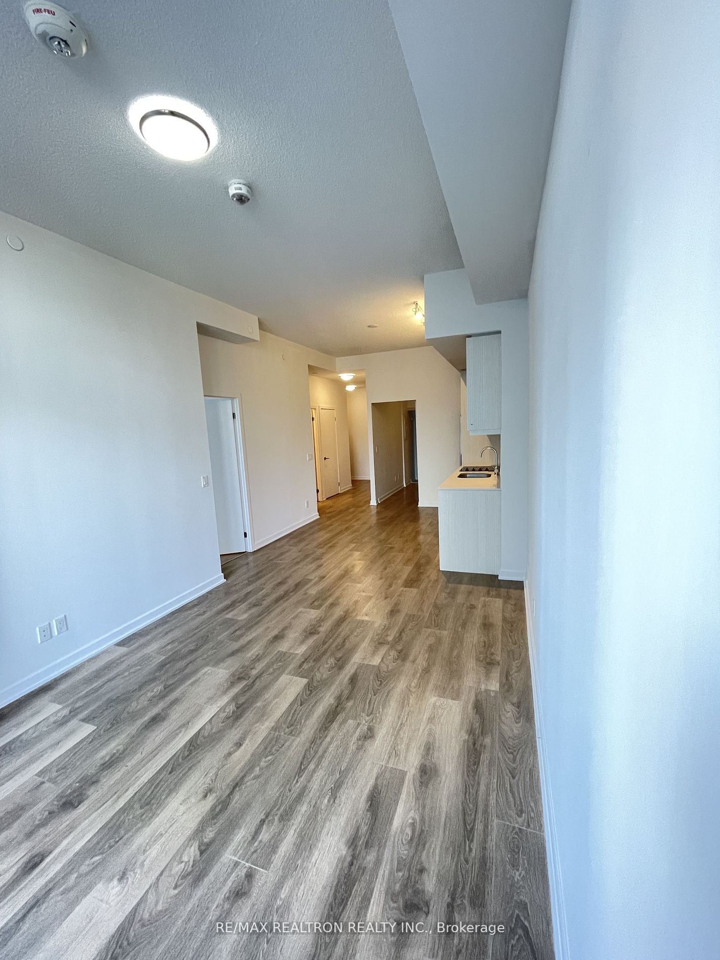 38 Forest Manor Rd, unit 301 for rent - image #8