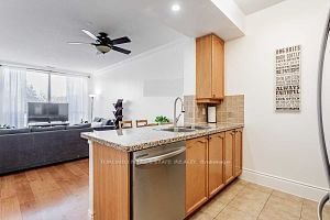 10 Northtown Way, unit 102 for rent - image #4