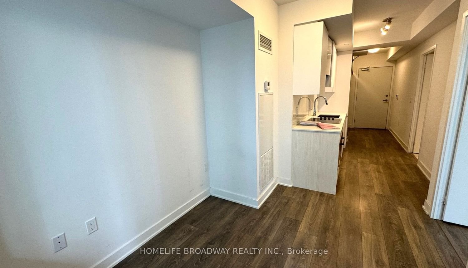 99 Broadway Ave, unit 2805 for rent - image #6