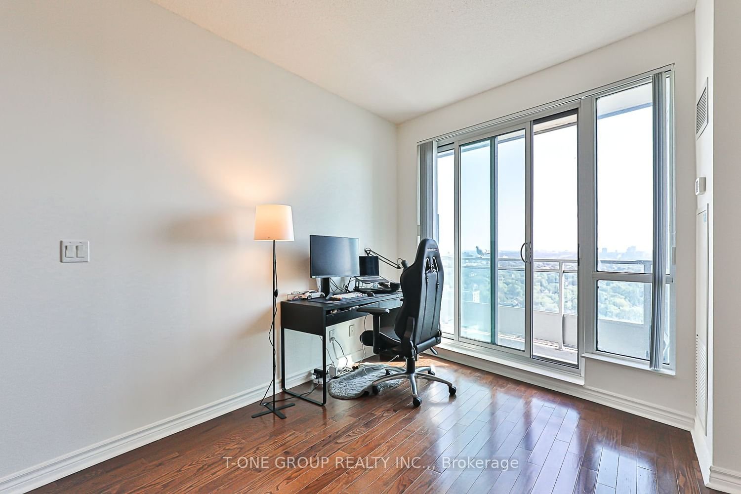 18 Holmes Ave, unit 2102 for sale - image #12