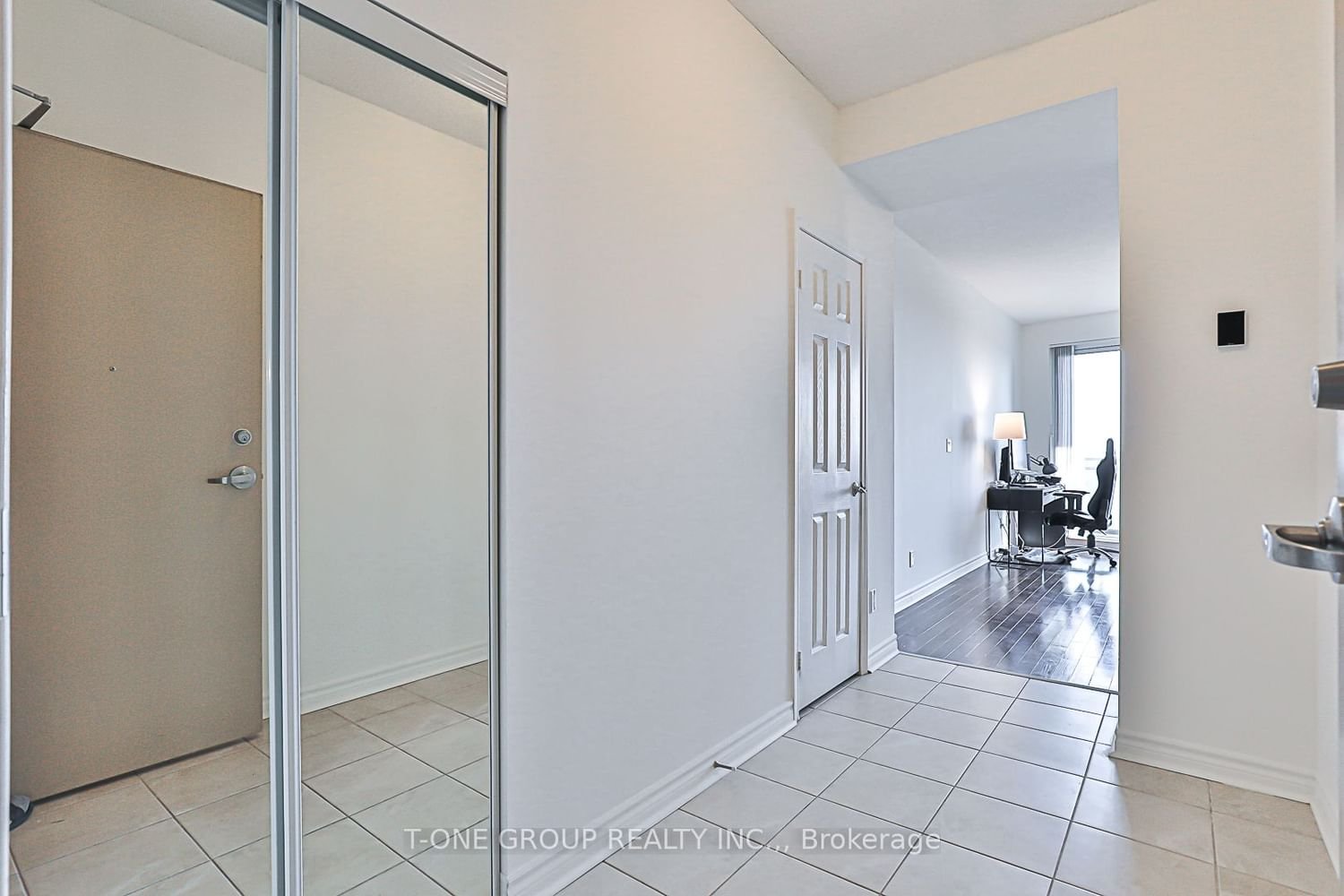 18 Holmes Ave, unit 2102 for sale - image #4