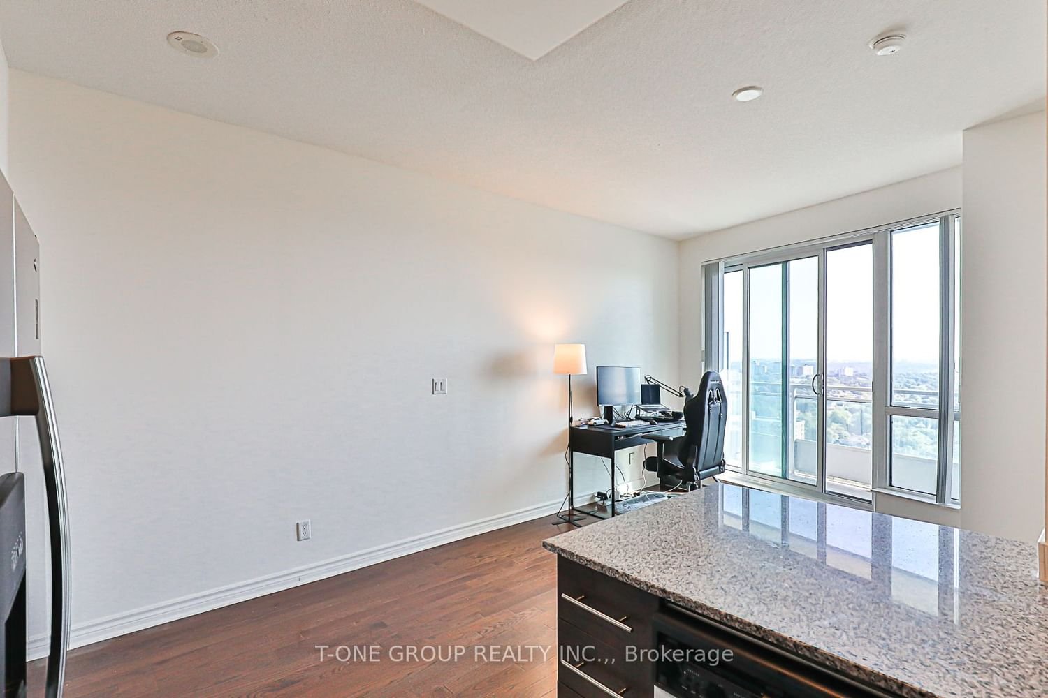 18 Holmes Ave, unit 2102 for sale - image #9