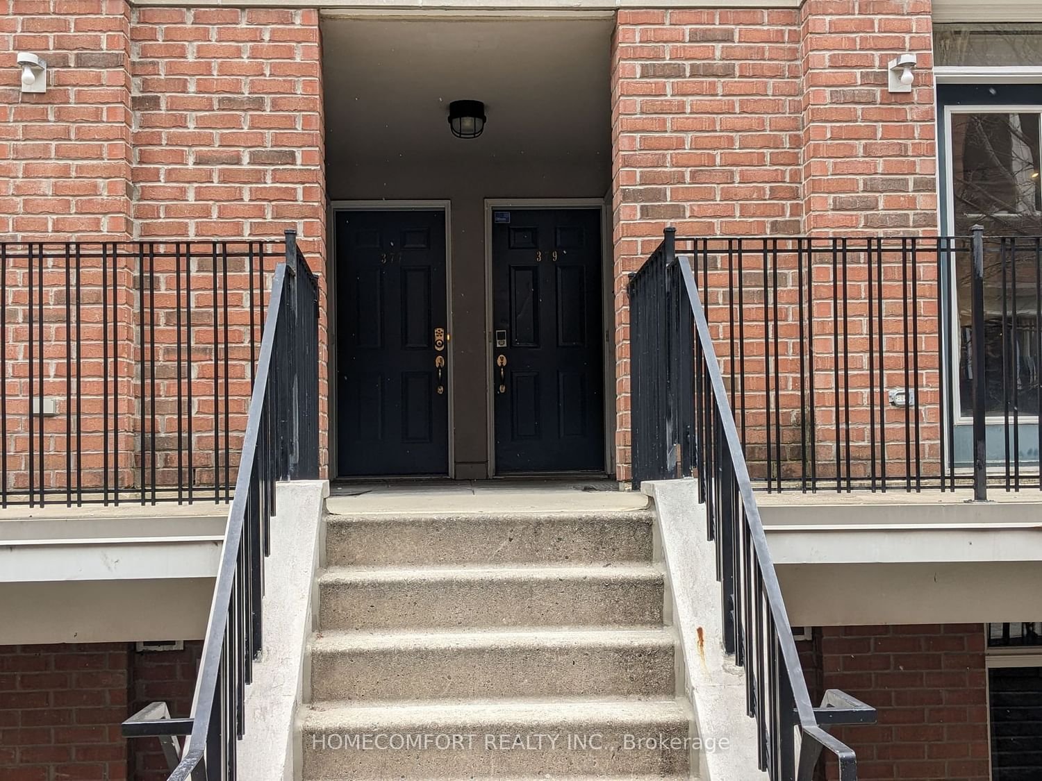 415 Jarvis St, unit 377 for rent - image #3
