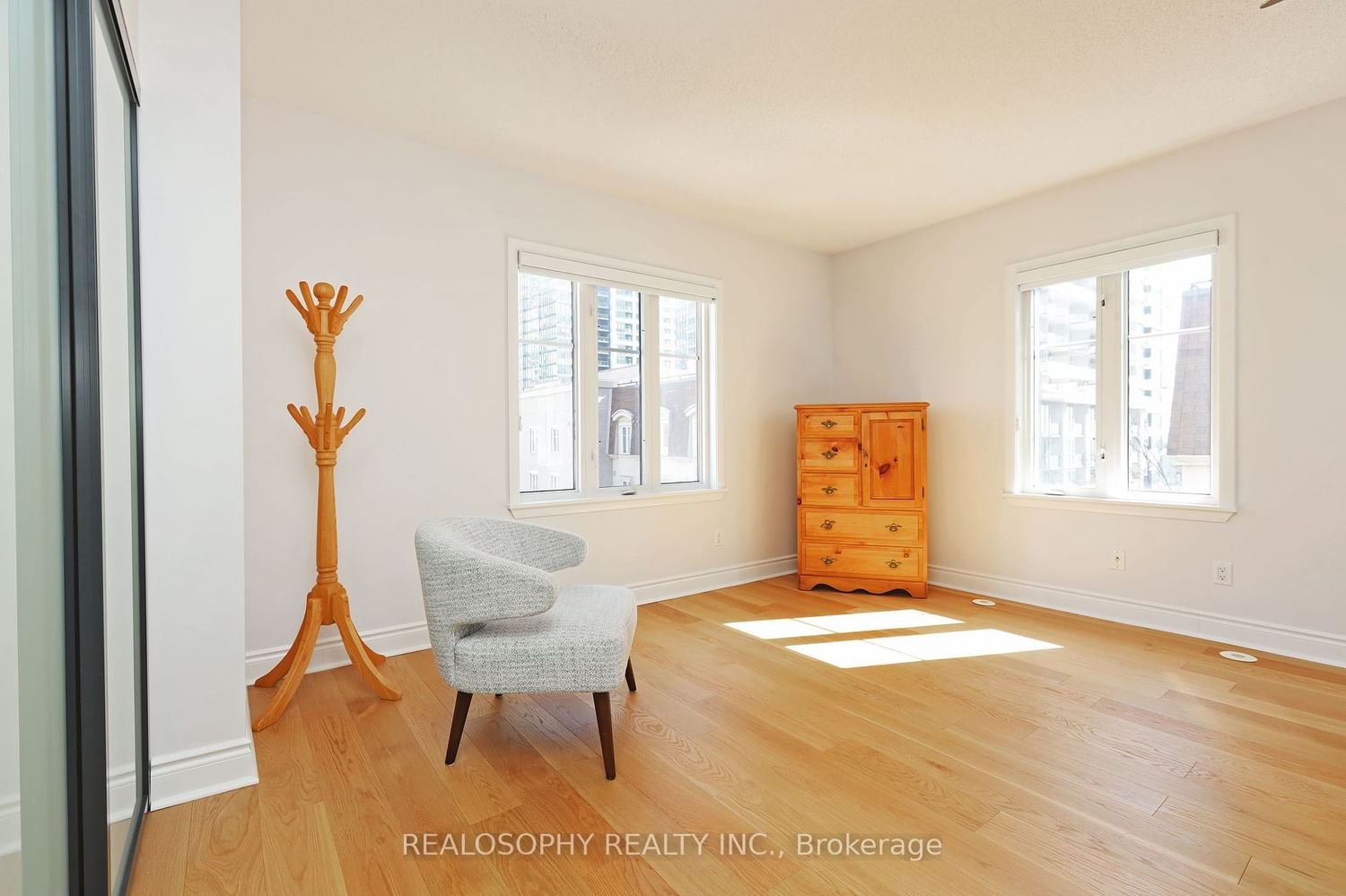 54 East Liberty St, unit 1003 for rent - image #12