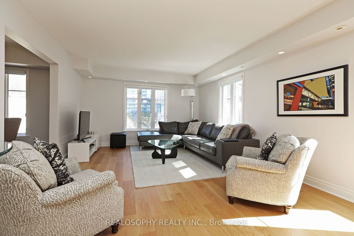 54 East Liberty St, unit 1003 for rent - image #2