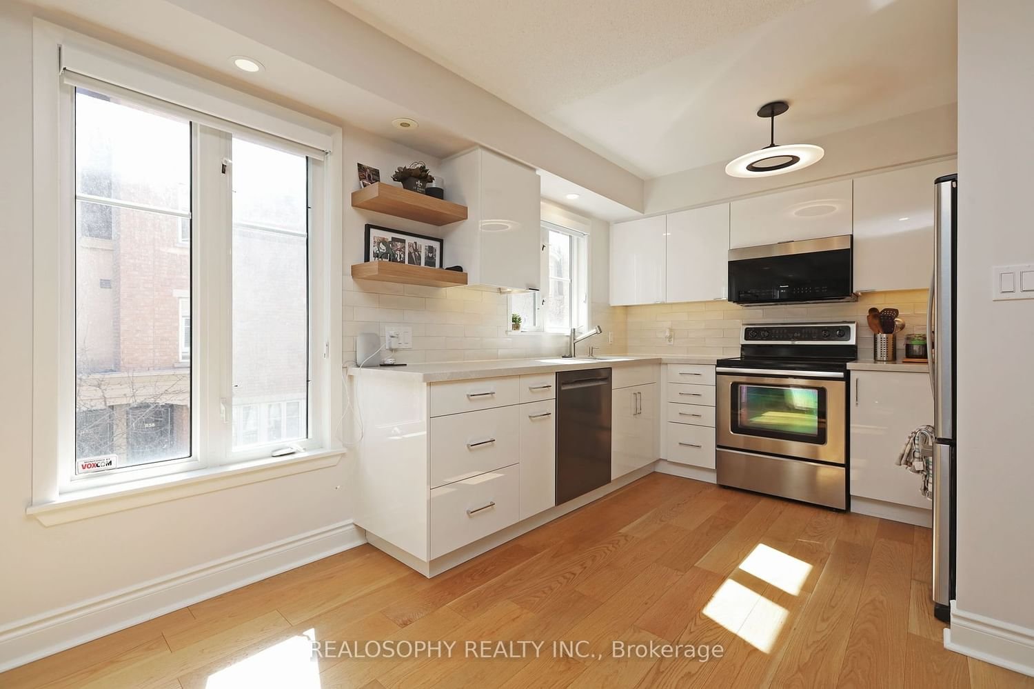 54 East Liberty St, unit 1003 for rent - image #7