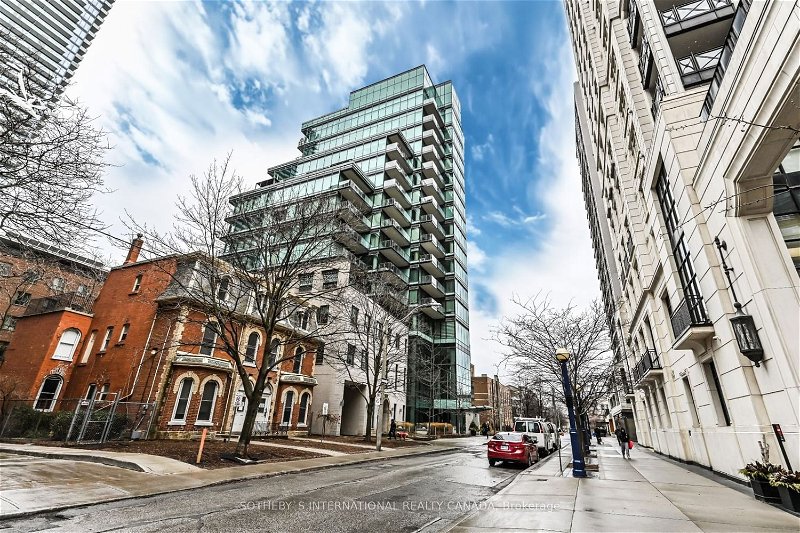 77 Charles St W, unit 704 for sale - image #1