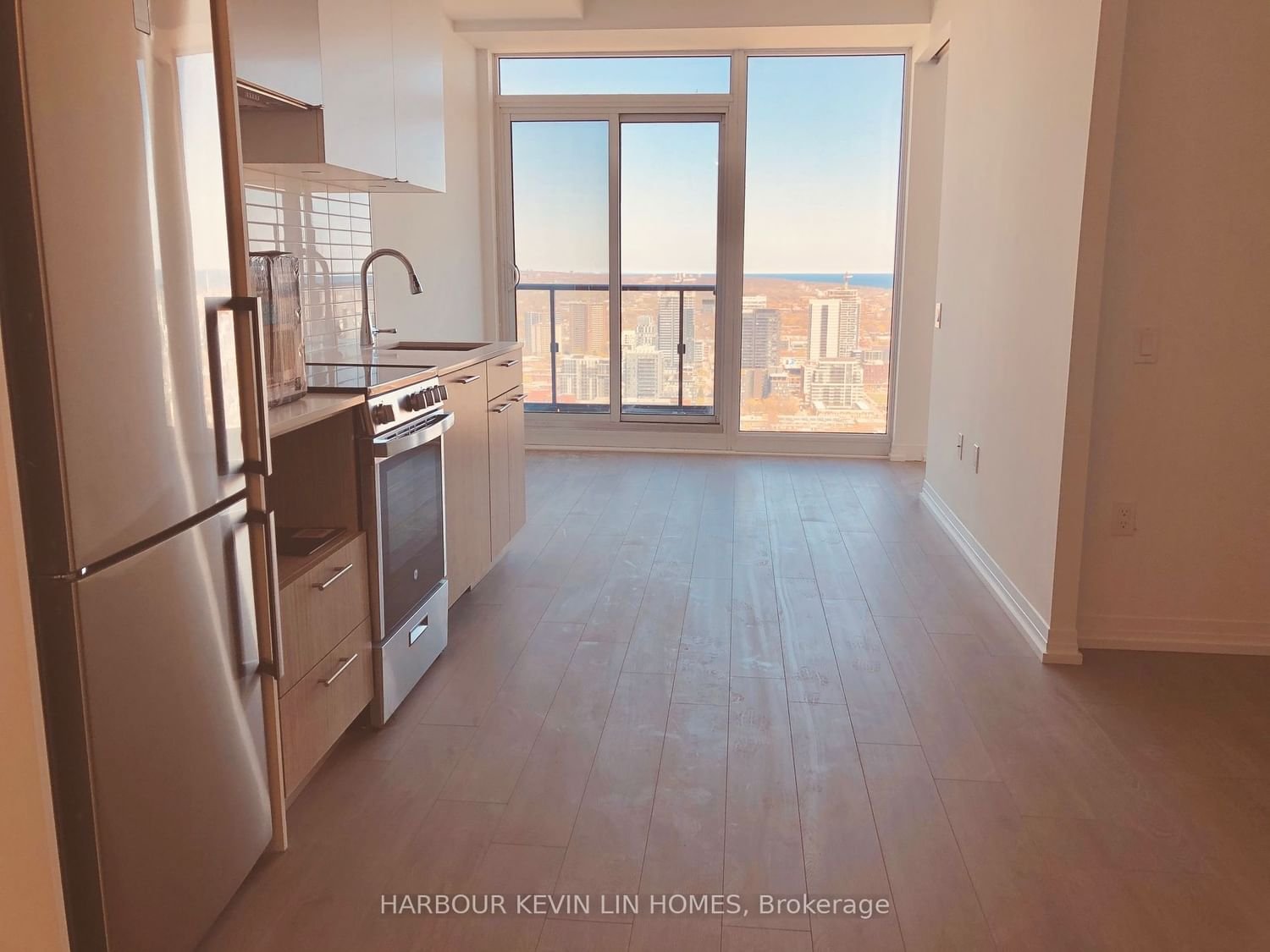 251 Jarvis St, unit 4215 for rent - image #3