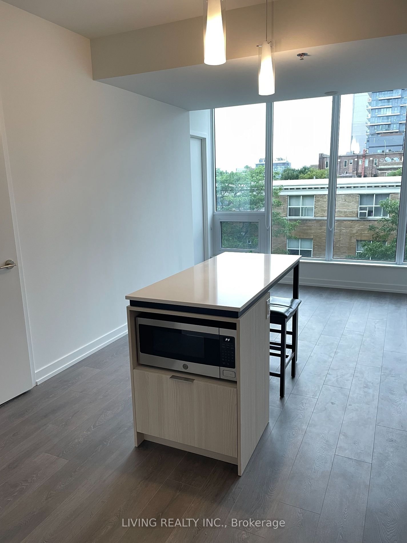 203 College St, unit 401 for rent - image #3
