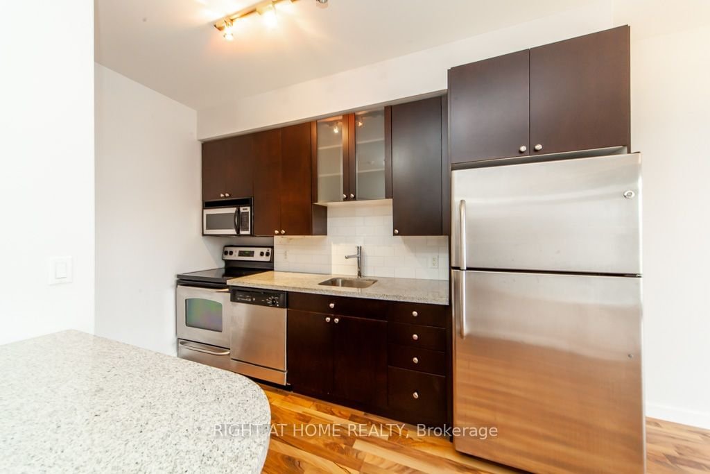 1005 King St W, unit 917 for rent - image #4
