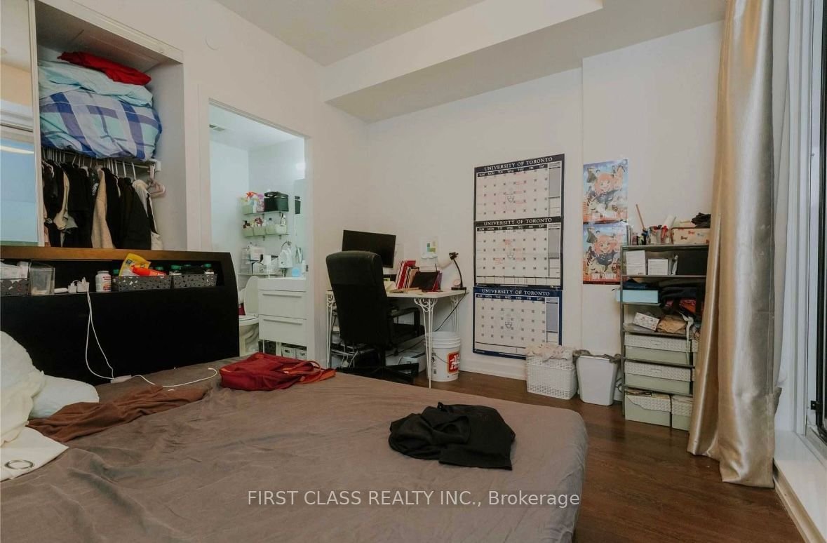 297 College St, unit 823 for rent - image #10