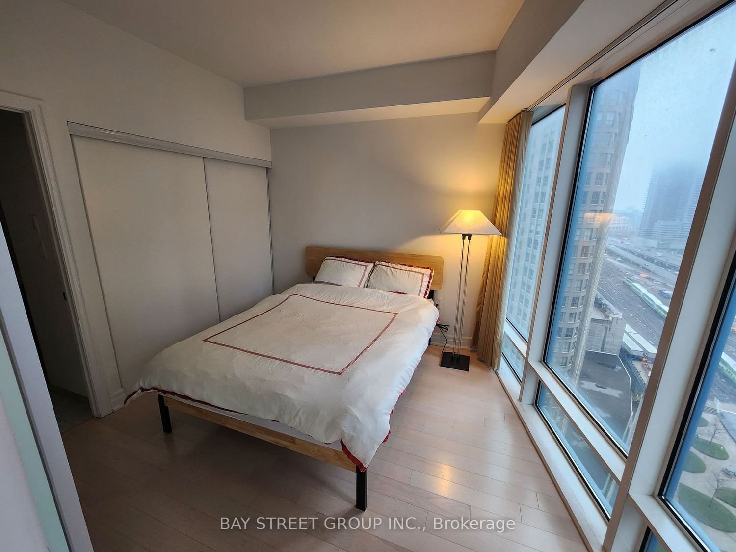 8 The Esplanade, unit 1902 for rent