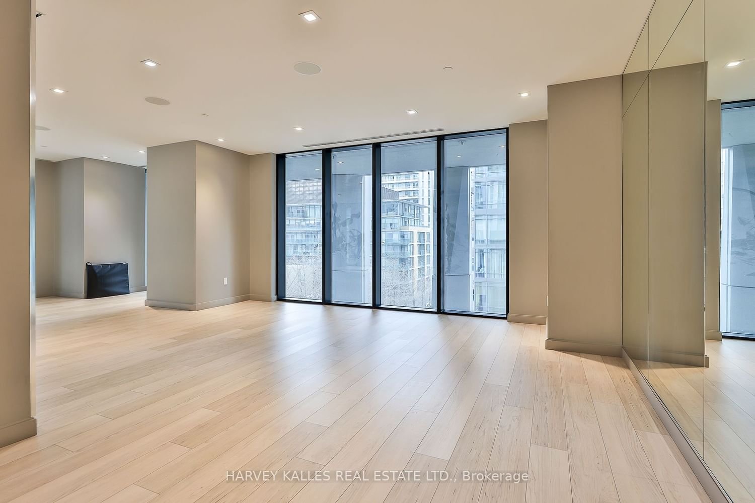1 Yorkville Ave, unit Ph2 for sale - image #31