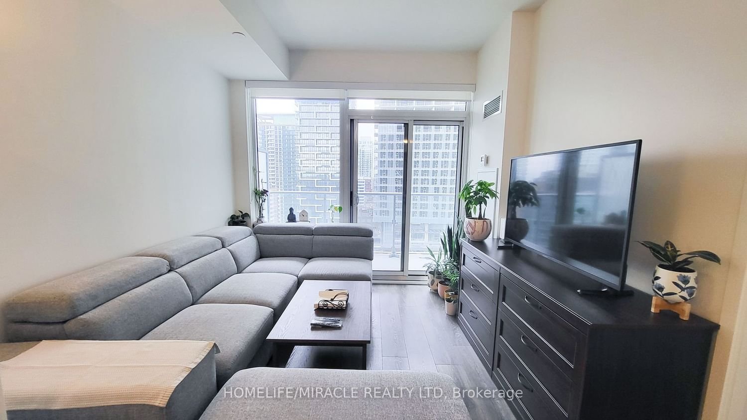 195 Redpath Ave, unit 1811 for sale - image #3