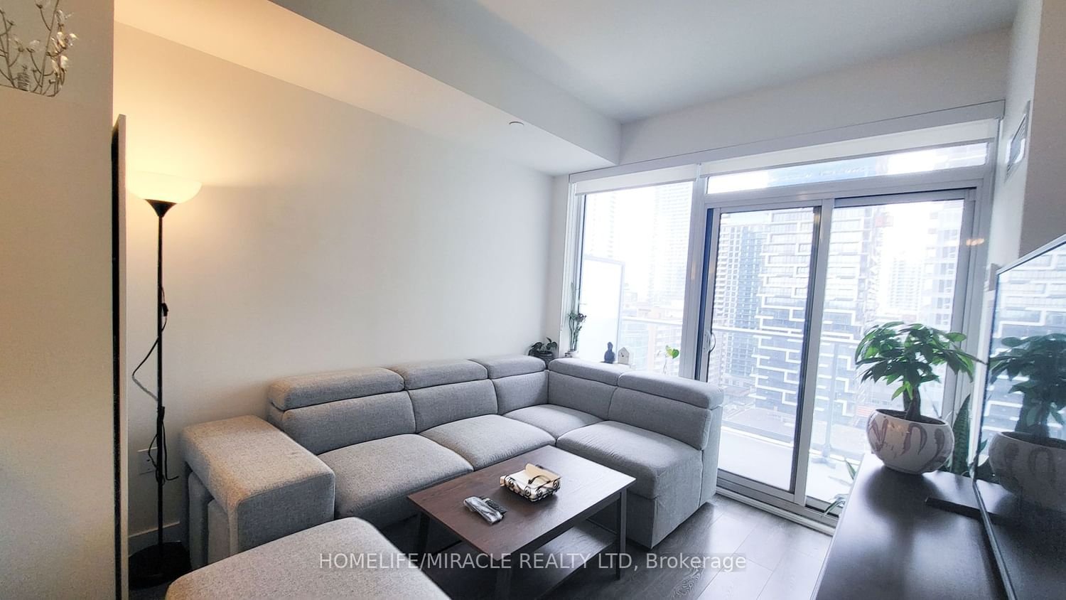 195 Redpath Ave, unit 1811 for sale - image #4