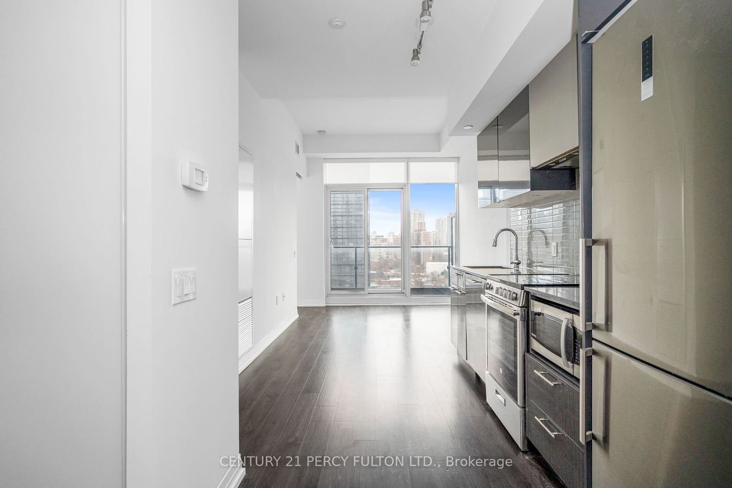 251 Jarvis St, unit 1903 for rent - image #2