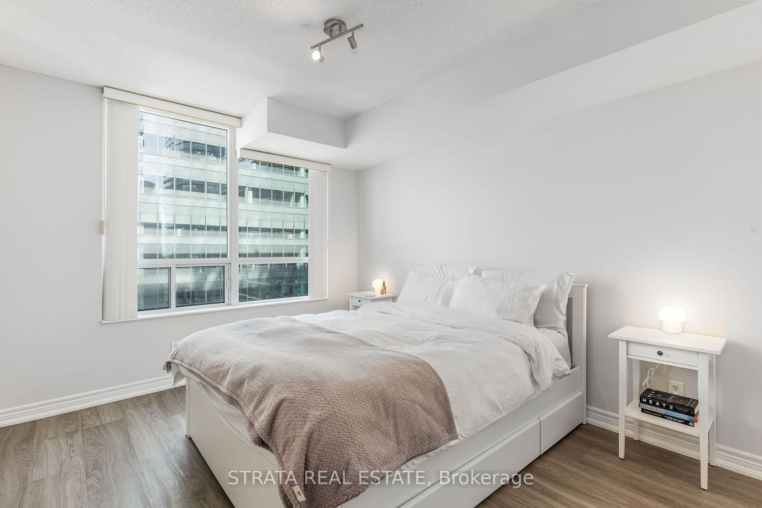 30 Grand Trunk Cres, unit 2505 for sale - image #8