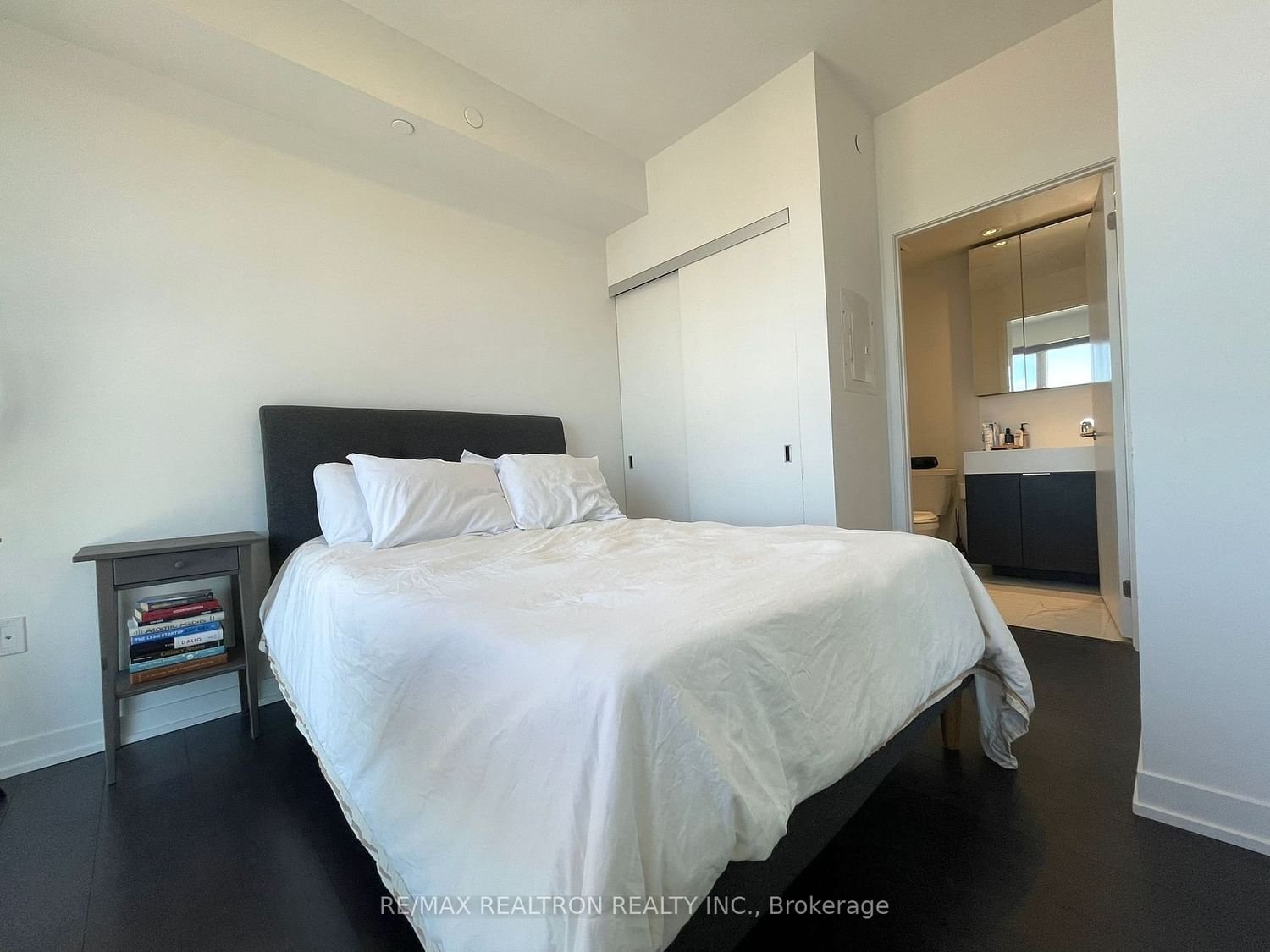 15 Lower Jarvis St, unit 2710 for rent - image #24