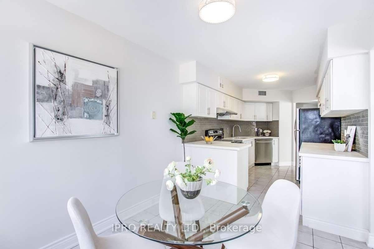 30 Greenfield Ave, unit 706 for sale - image #15