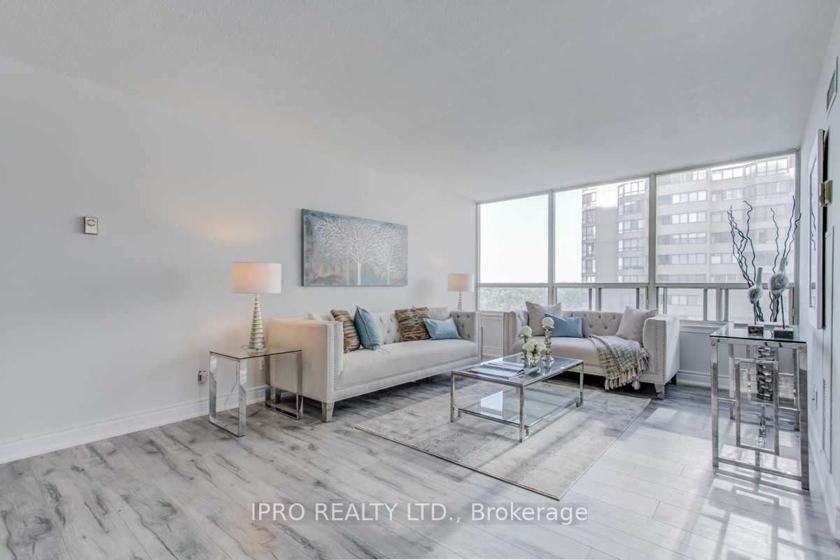 30 Greenfield Ave, unit 706 for sale - image #5