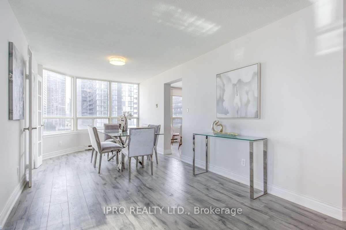 30 Greenfield Ave, unit 706 for sale - image #8