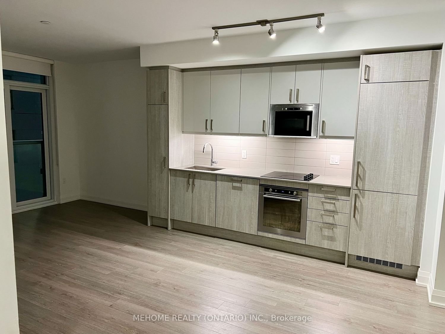 77 Mutual St, unit 402 for rent - image #6