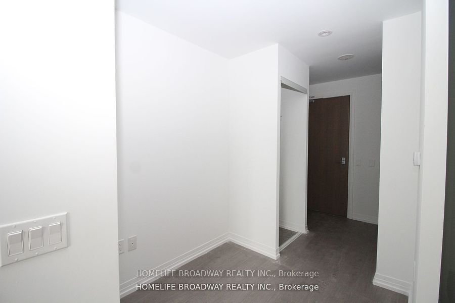 251 Jarvis St, unit 937 for rent - image #2