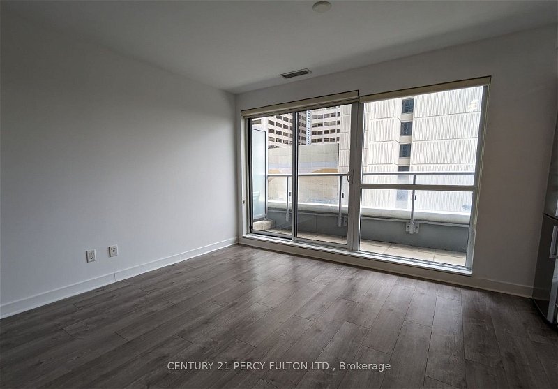 58 Orchard View Blvd, unit 1009 for rent - image #2