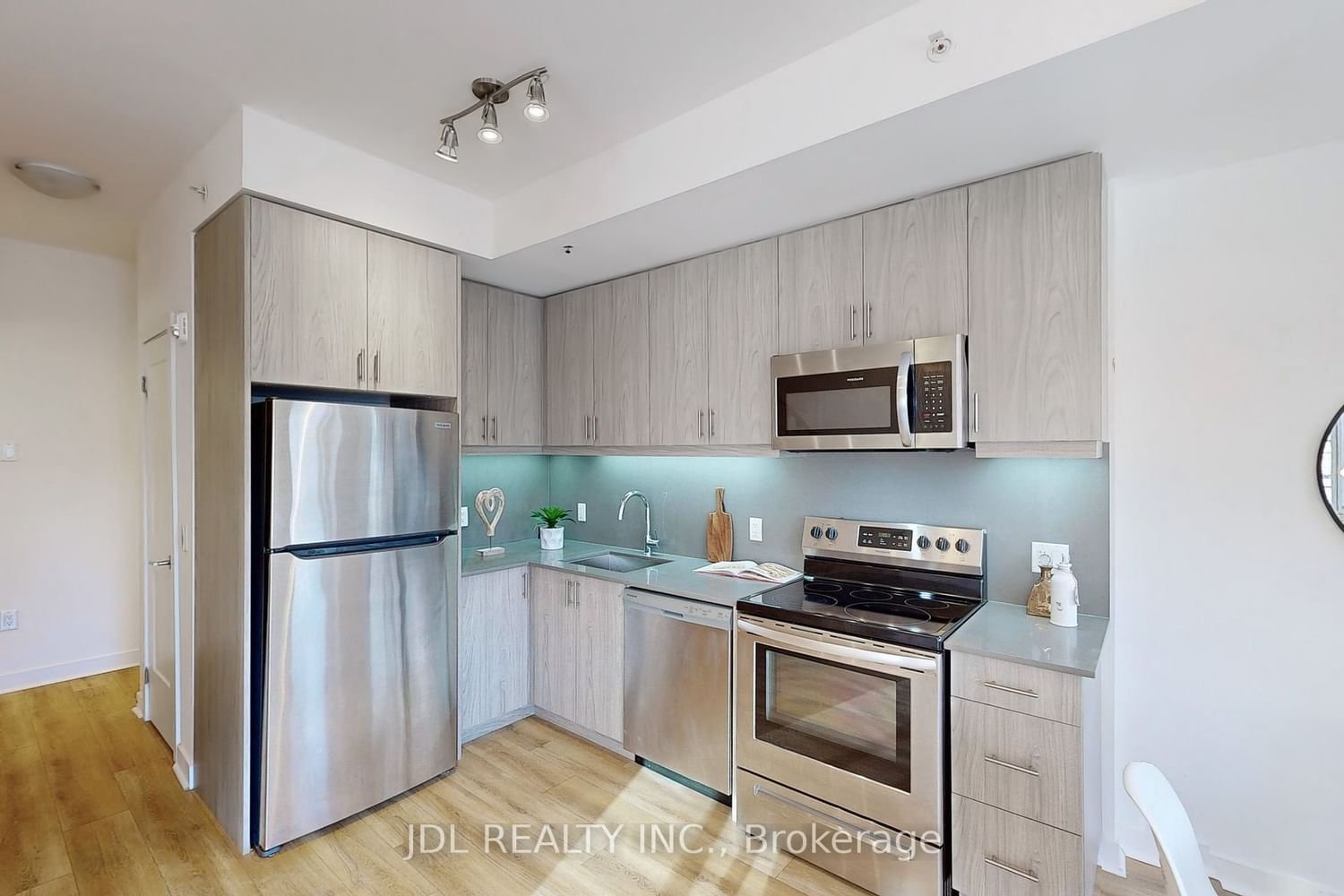 57 Finch Ave W, unit 18 for sale - image #8