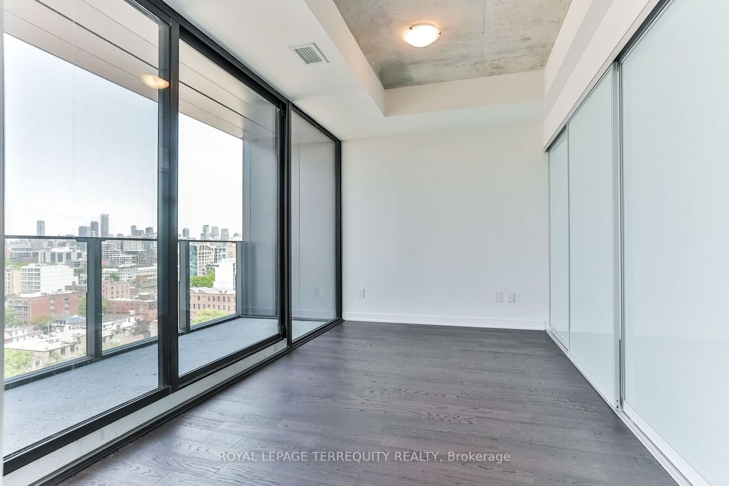 629 King St W, unit Ph 1414 for rent - image #13