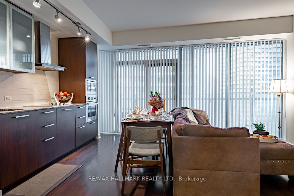 14 York St, unit 1701 for sale - image #17