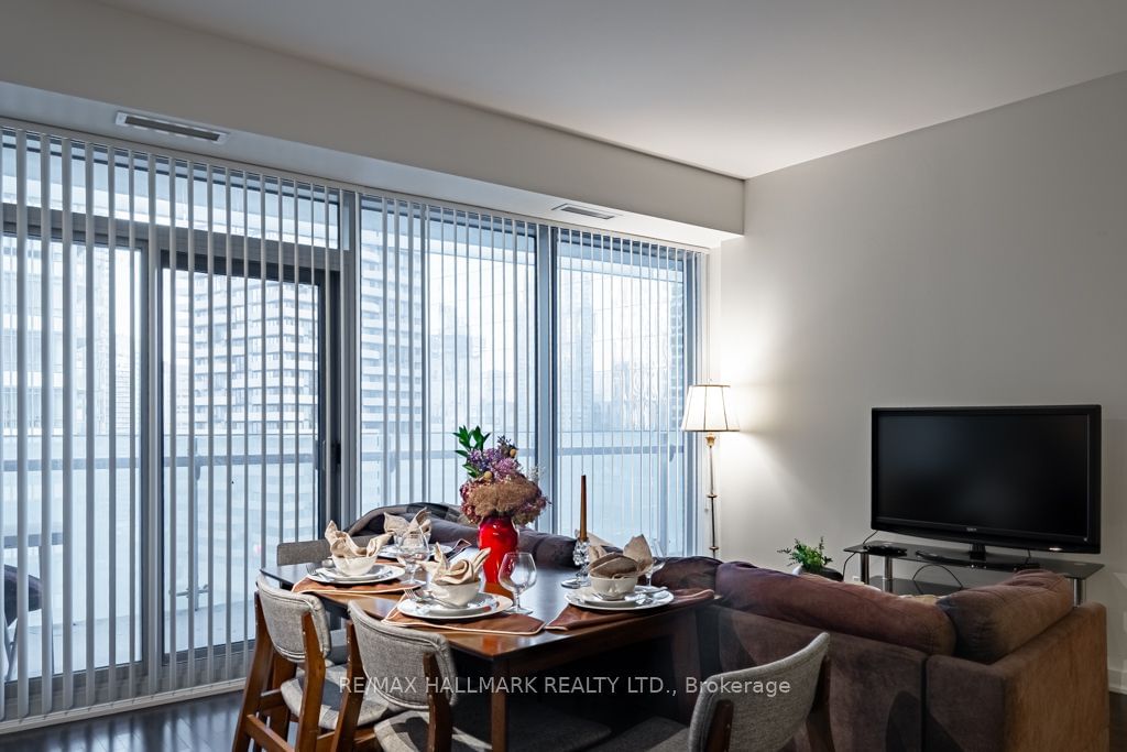 14 York St, unit 1701 for sale - image #18