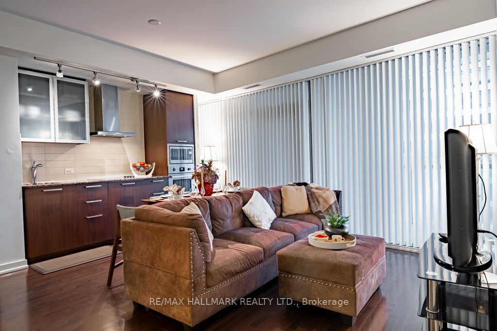 14 York St, unit 1701 for sale - image #22