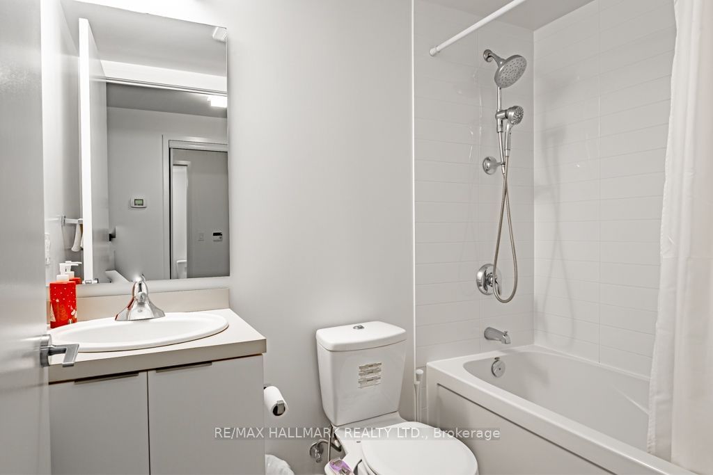 14 York St, unit 1701 for sale - image #26